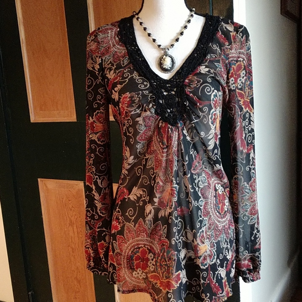 Women's Bandolino blouse Size 6